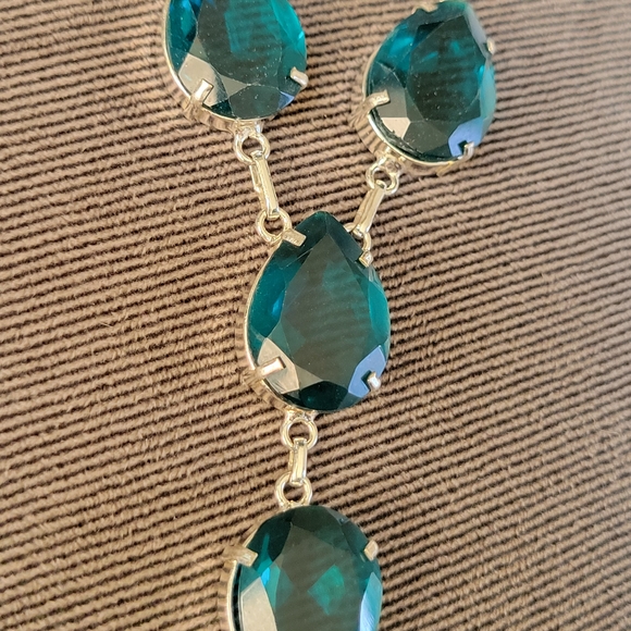 Elegant Teal Necklace with Silver Chain - Picture 3 of 4